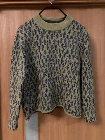 팔라스 팰리스 니트