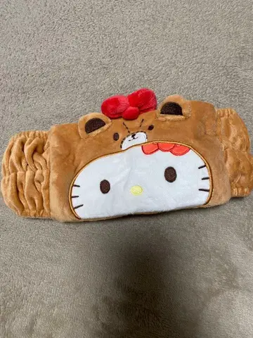 새상품 헬로키티 헤어밴드 복슬복슬 산리오 택 없음