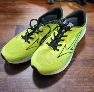 정가 14000엔 Mizuno 러닝 미즈노 러닝 스니커즈