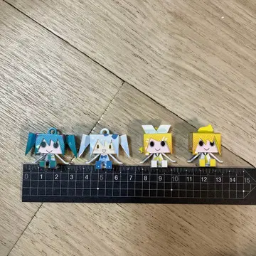 하츠네 미쿠 카가미네 린 렌 키링 세트