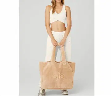 HA1502 택 포함 새상품 alo yoga 쉘파 백 토트백 보아