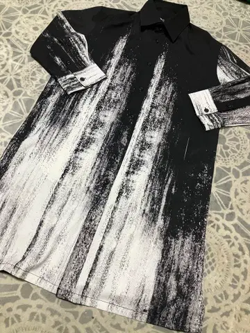 shellac semantic design 모노톤 디자인 셔츠 M