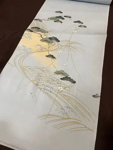 폴리 부츠케 난 있음 소매 부분에 염료 튐 있음 사진으로 확인해주세요