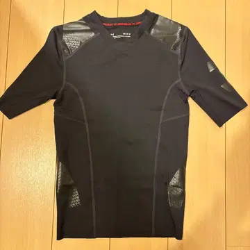 새상품급 언더아머 1320980 MD M 남성용 반팔 이너