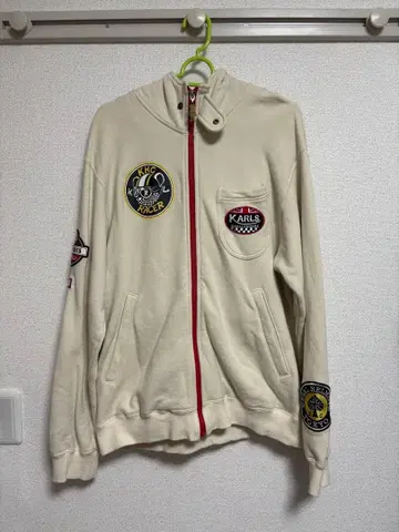 칼 헬무트 곰 자수 후드 부착 후드티