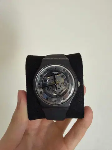 Swatch 스켈레톤 블랙 손목시계