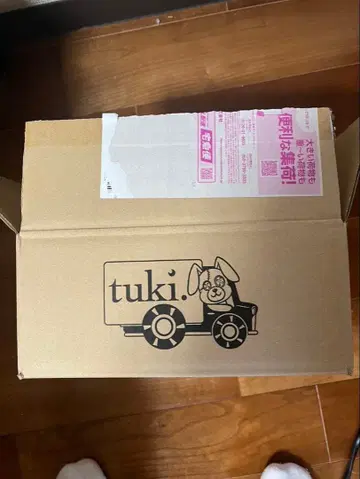tuki. 굿즈 배송 상자 tuki.짱의 굿즈 배송 상자입니다