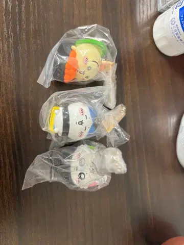 치이카와 (먼작귀) 스시 가챠 토끼 하치와레 모몽가