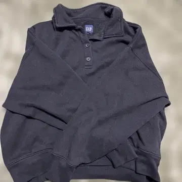 GAP 블랙 폴로 스타일 맨투맨