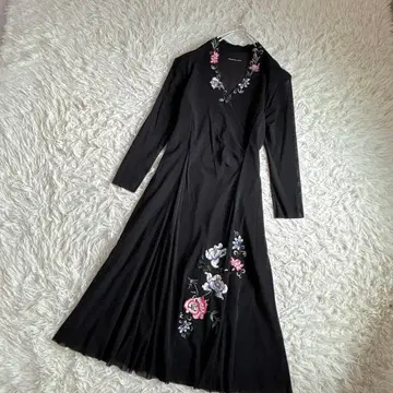 컨디션 최상 비비안 탐 자수 파워넷 원피스 블랙 2