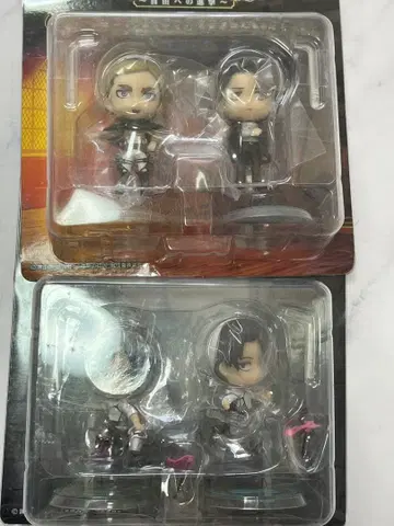 진격의 거인 엘빈 스미스 리바이 피규어 세트