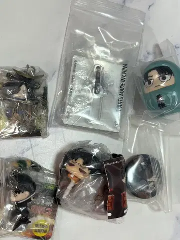 리바이 피규어 세트