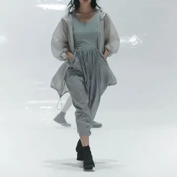 AMOMENTO/ripstop hoodie poncho/brown