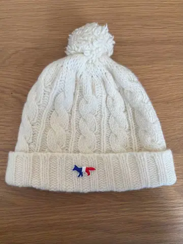 메종 키츠네 아이보리 니트 모자