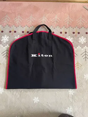 Kiton 가먼트 백 블랙/빨간색