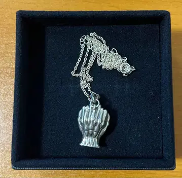 메이드 인 어비스 본드 목걸이 실버 화이트