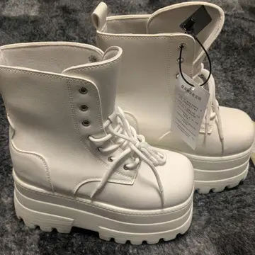 통굽 레이스업 부츠 화이트 흰색 숏부츠 깔창 23.5cm 슬림 레그