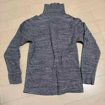 블랙사인 터틀넥