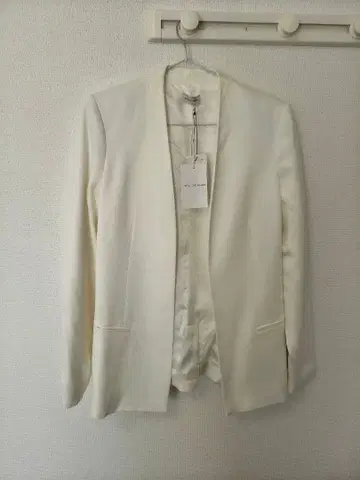 [미착용] By Malene Birger 화이트 테일러드 자켓