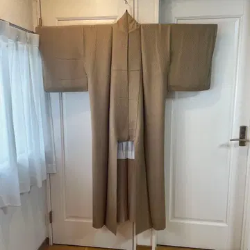 황토색 꽃 무늬 직조 이로무지