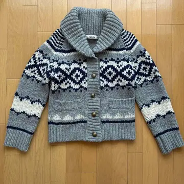 A Play with a Happy Ending 코위찬 니트