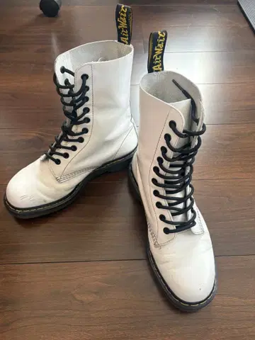 Dr martens 1490 White UK7