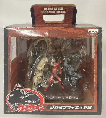 반프레스토 제일복권 울트라 세븐 디오라마 피규어상