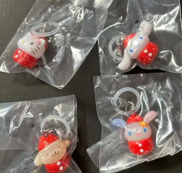 산리오 딸기 메지루시 액세서리 키티 시나몬 폼폼푸딩 우사하나