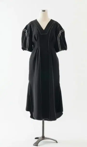 AKIKOAOKI 헤드 테일 드레스 원피스