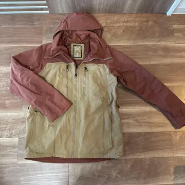 버튼 ak 마운틴 파카 S 사이즈