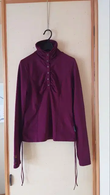 Ozz Oneste 오즈 오네스트 셔링 하이넥 티셔츠