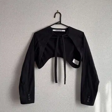 PERVERZE 블랙 볼레로