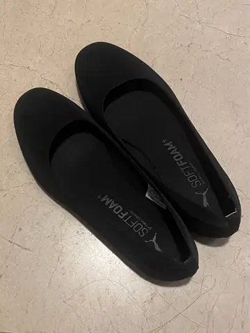 PUMA SOFTFOAM 블랙 플랫슈즈