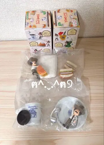 리멘트 데스크de 코메다 커피점 콩과자를 가져왔습니다 뜨겁습니다