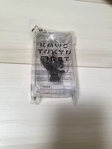 KAWS 키링 피포 군