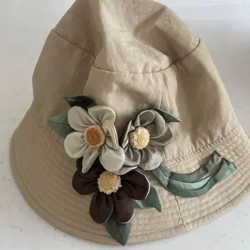 입체 꽃 장식 베이지 햇 모자 피오니 하우스