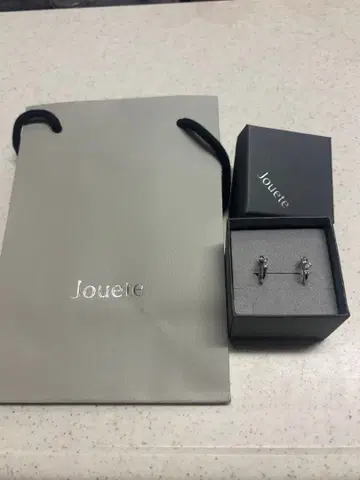 Jouete 귀걸이 지르코니아 플래티넘