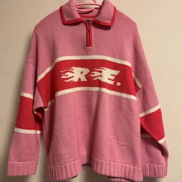 나카 리이사 RE. 파이어 로고 니트 스웨터