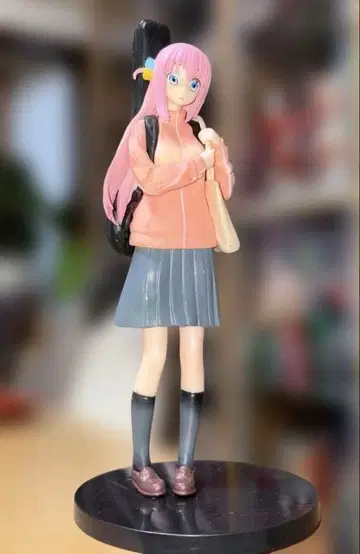 [봇치 더 록!] 에서, [결속 밴드]의 기타 담당: 고토 히토리 피규어