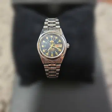 가동품 ORIENT 쓰리스타 자동 와인딩 손목시계 블랙과 골드 다이얼