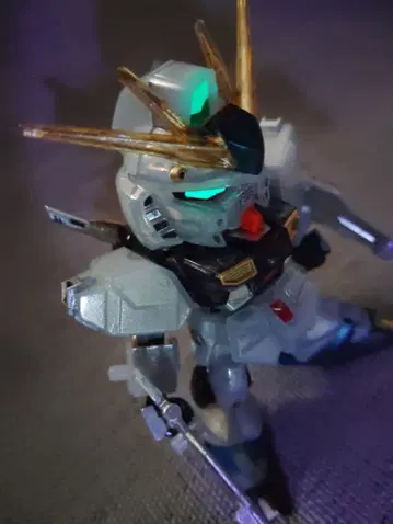 뉴 건담 SD 메카니컬 코어 도금풍 페인팅 개조 완료품