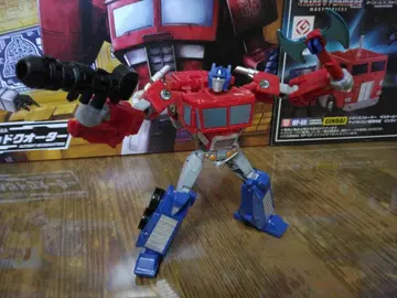 트랜스포머 옵티머스 프라임 어스 스파크