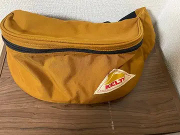 KELTY 힙색 캐러멜 색상