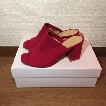 MARYAM NASSIR ZADEH 마리암 나시르 자데