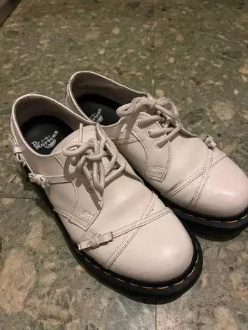 닥터마틴 3홀 1461 BOW 27852100 (화이트)