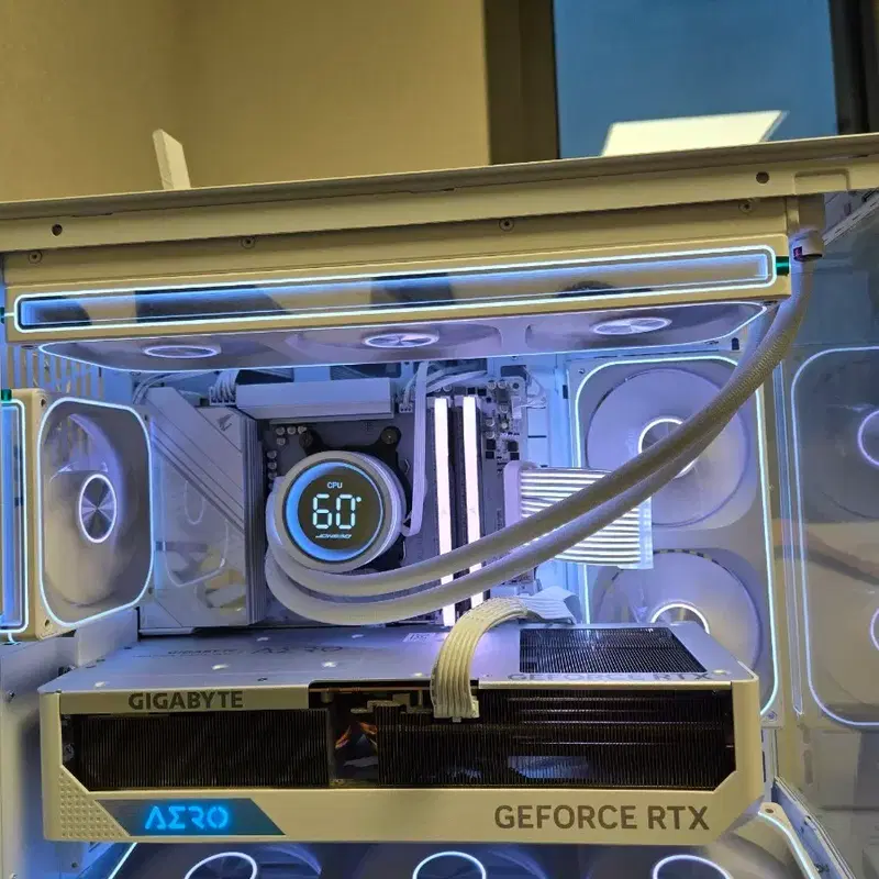 RTX4080 AERO 팝니다. 보증많이남음