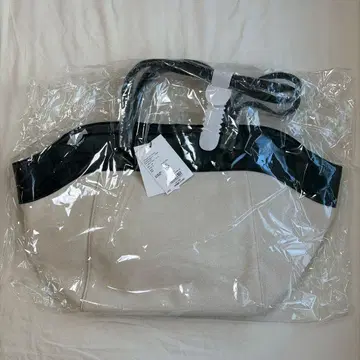 apart by lowrys 인플루언서 yui님과의 콜라보 상품