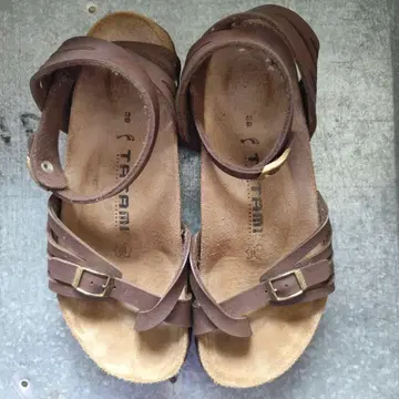 TATAMI 브라운 스트랩 샌들 39 사이즈