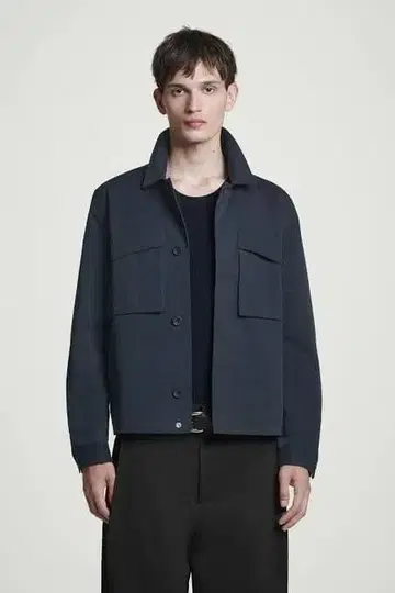 COS 유틸리티 코튼 트윌 오버 셔츠 네이비 XS