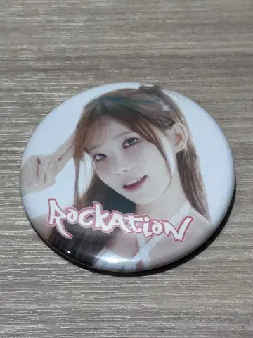 마젠타 QWER ROCKATION 월드 투어 캔뱃지 2